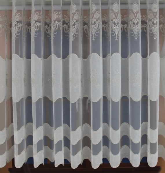 Luxusná záclona - vlny , vrchná časť vyšívaná , perleťovo hnedou farbou - zostatok 4,5m