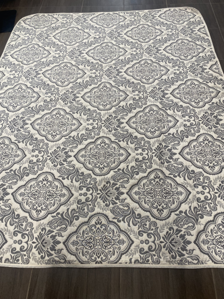 Lacný prehoz na posteľ, válendu - krémový podklad, sivý vzor č.7