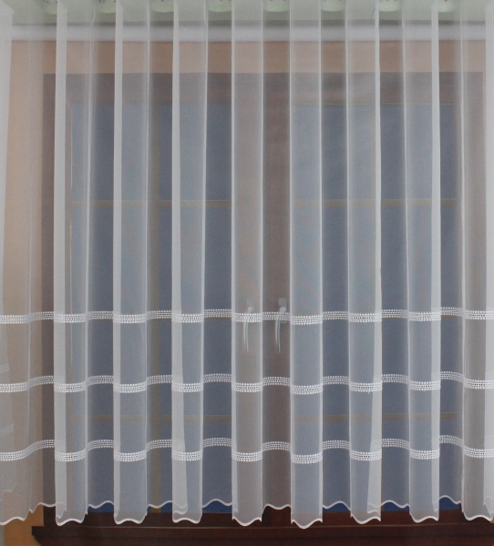 Biela záclona, jemná, vzor tri rady, guľky, netreba žehliť Roz 
