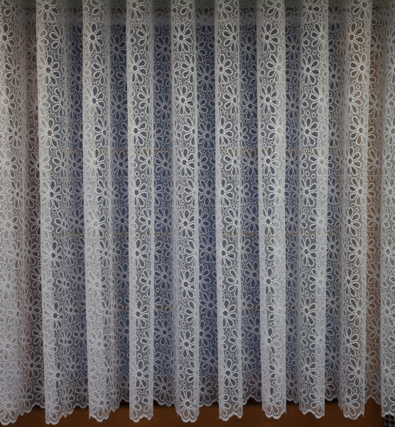 Biela, žakárová záclona, hustejší, celoplošný vzor, metráž 4047